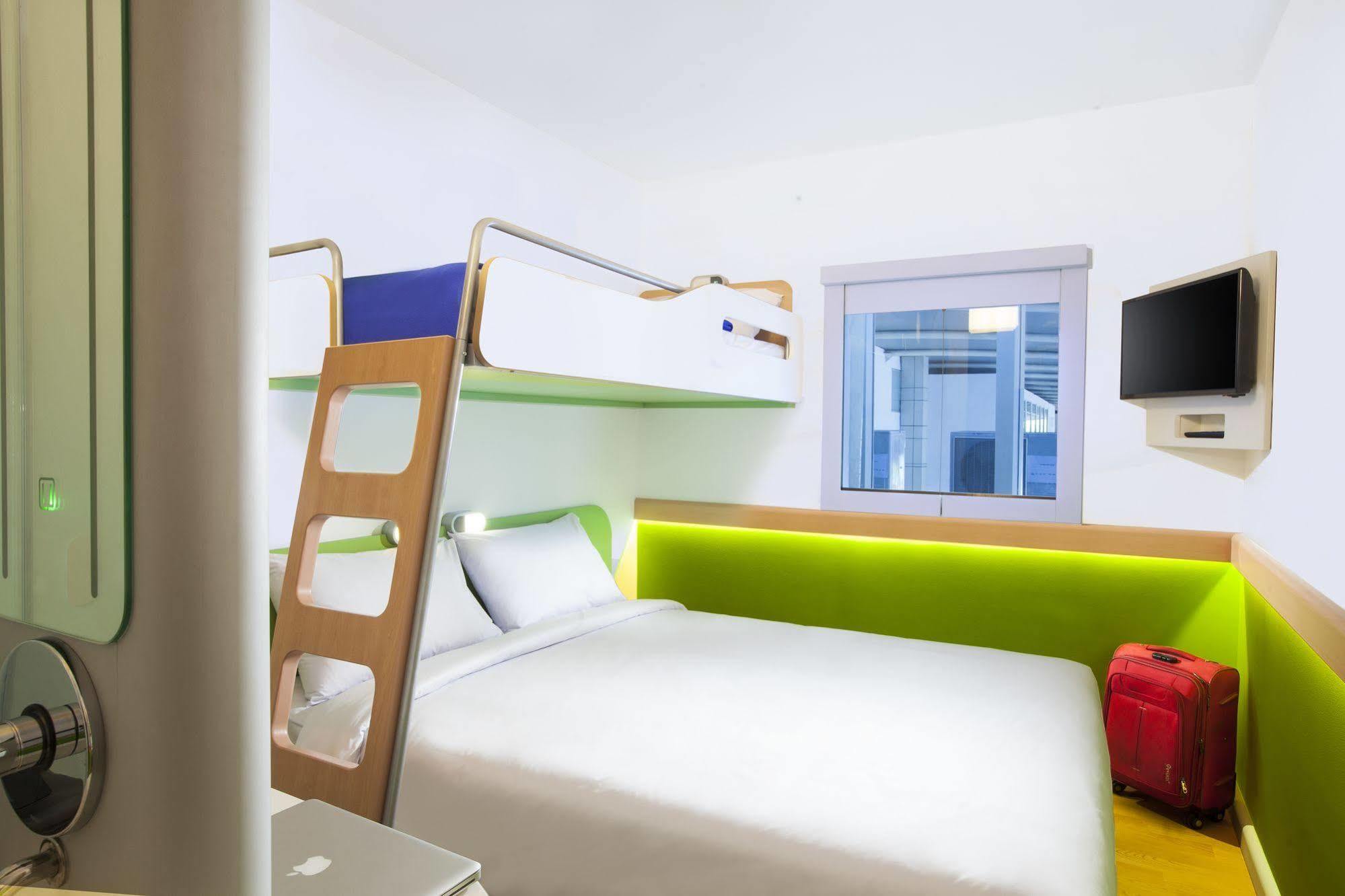 Hotel Ibis Budget Makassar Airport 2*